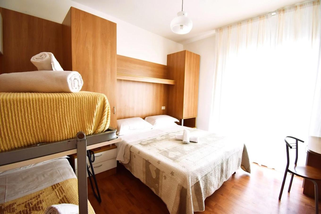 Hotel Galles Jesolo Esterno foto